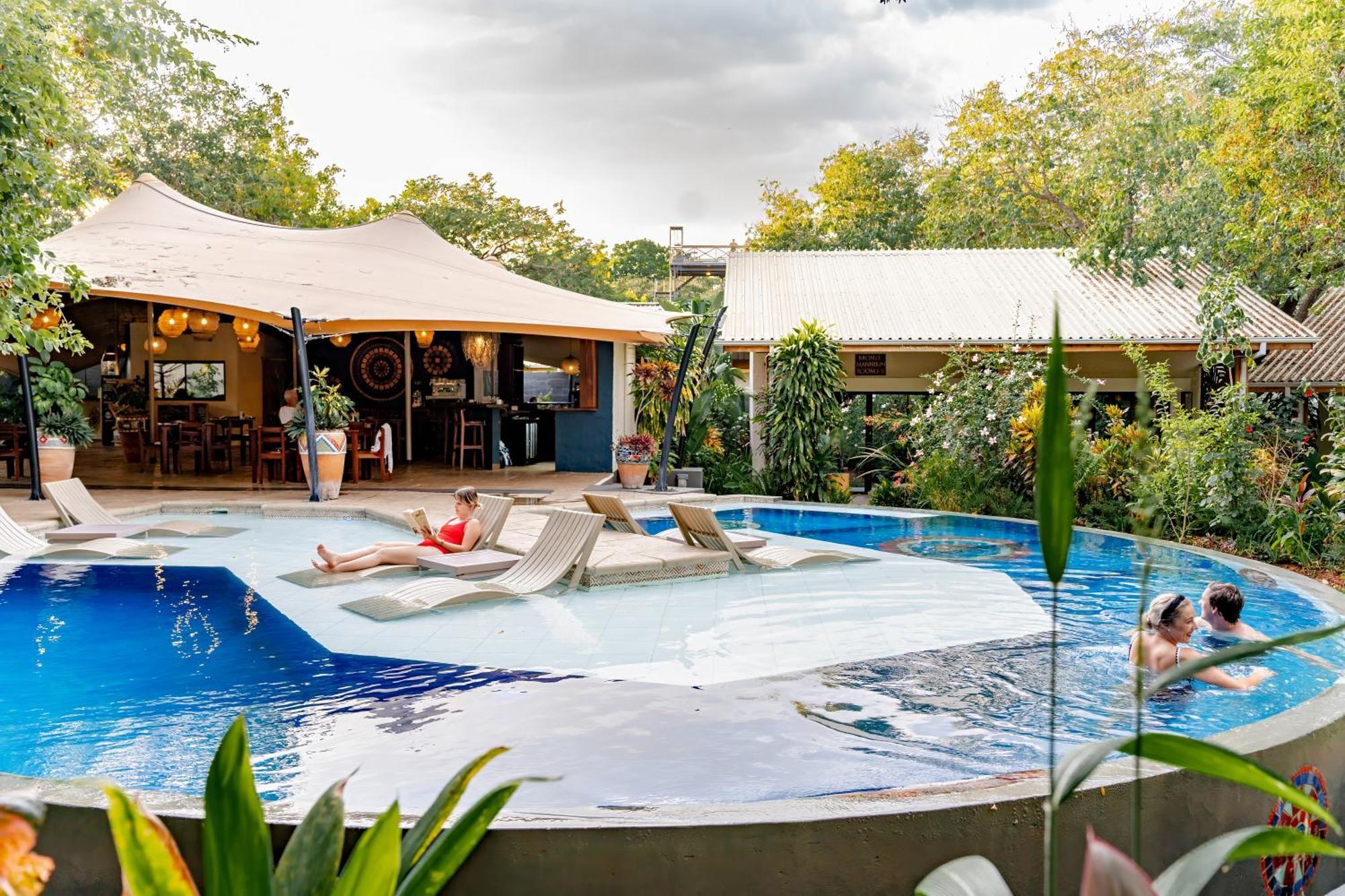 Shongwe Oasis Hotel วิกตอเรียฟอลส์ ภายนอก รูปภาพ