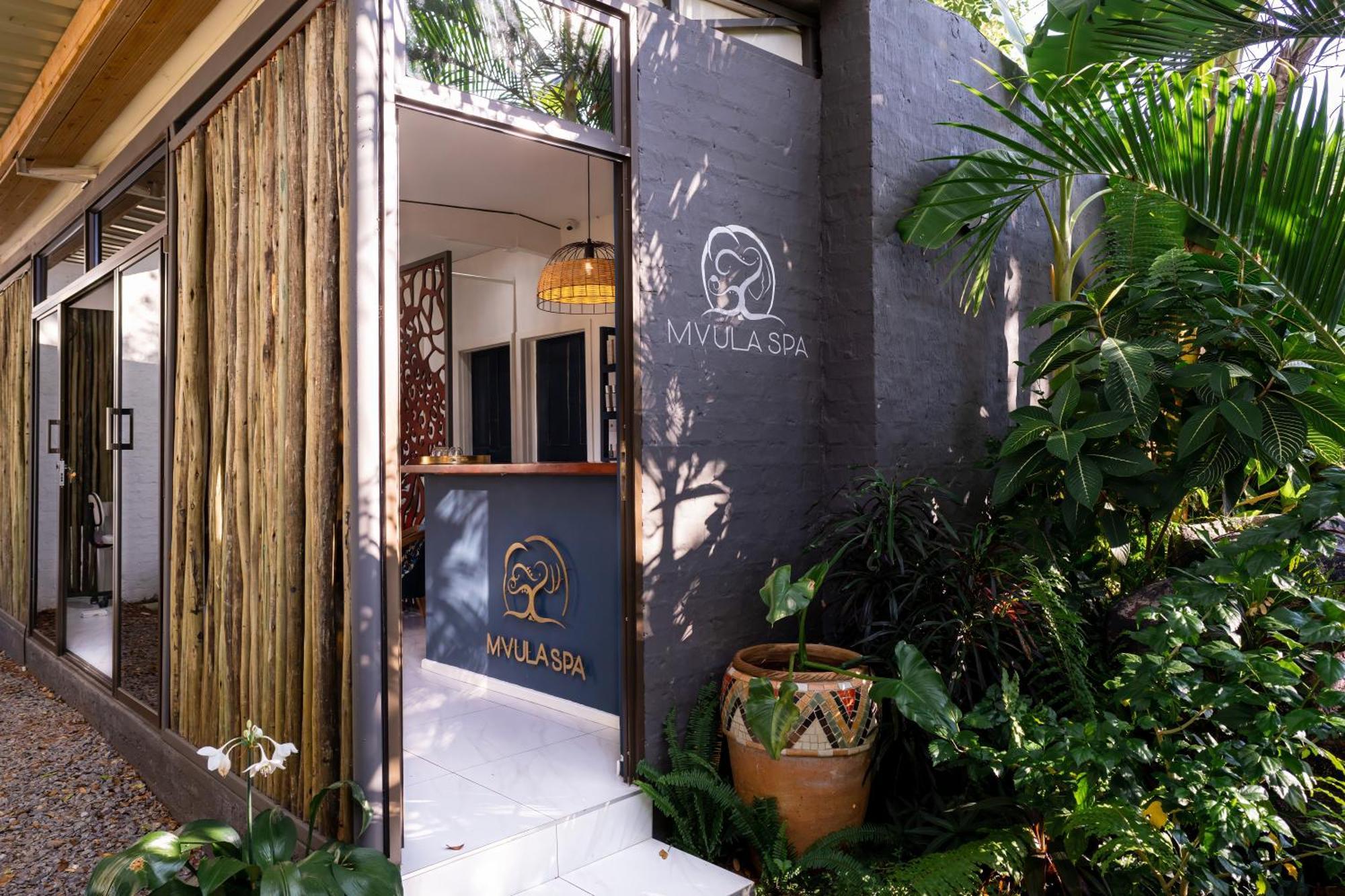 Shongwe Oasis Hotel วิกตอเรียฟอลส์ ภายนอก รูปภาพ