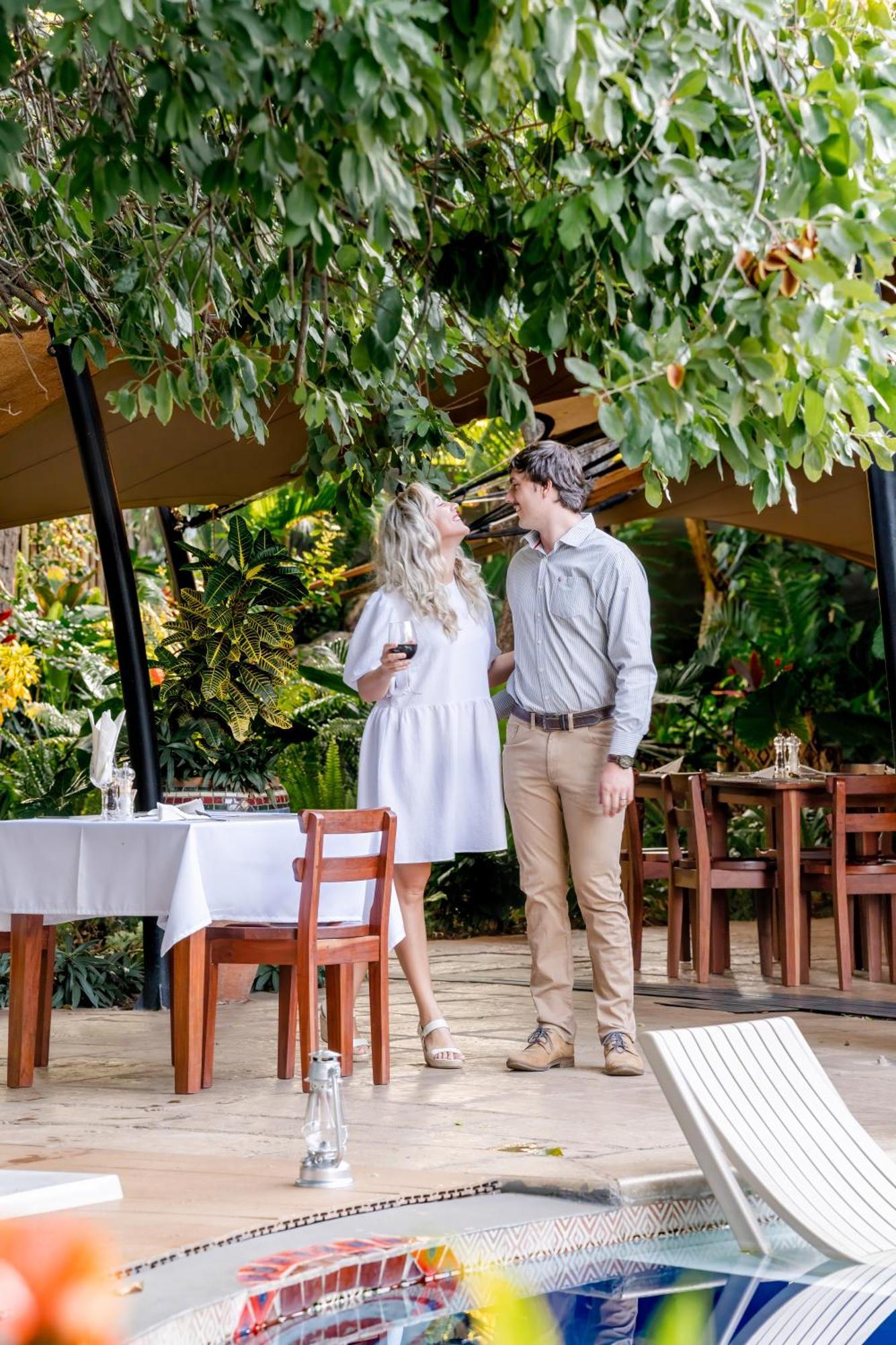 Shongwe Oasis Hotel วิกตอเรียฟอลส์ ภายนอก รูปภาพ